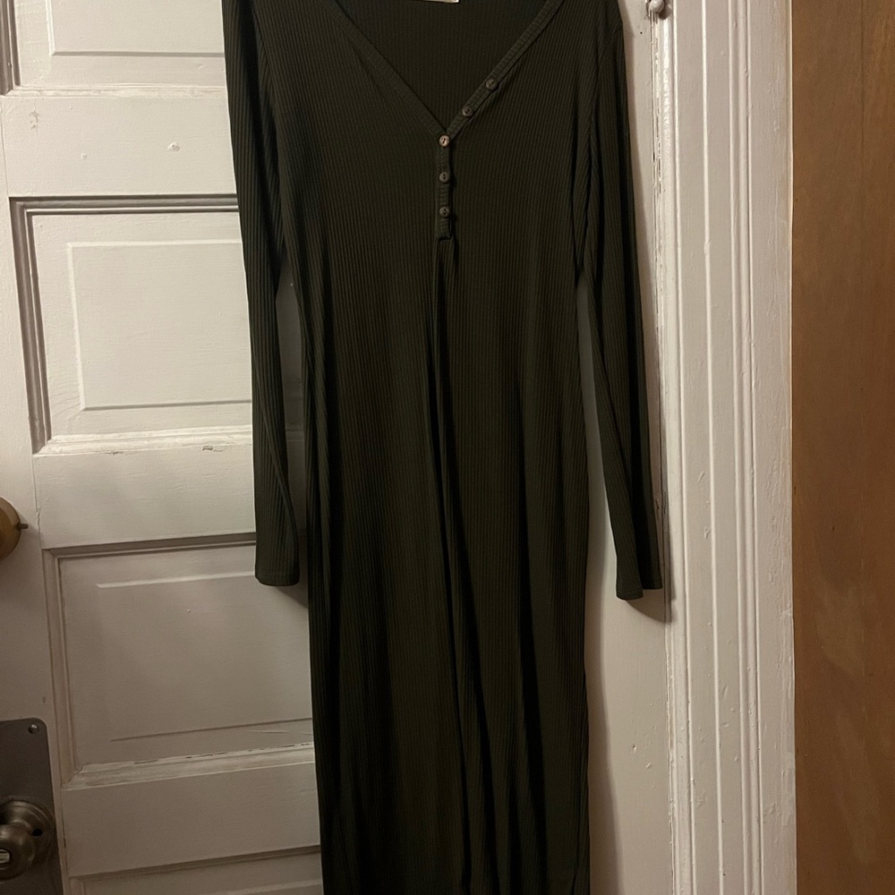Elegant Olive Green V-Neck Dress